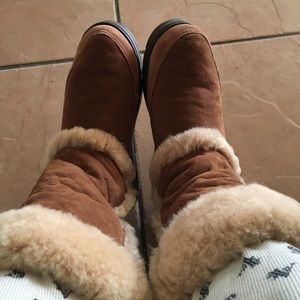 UGG SUNBURST style tall boots in chestnut size 9